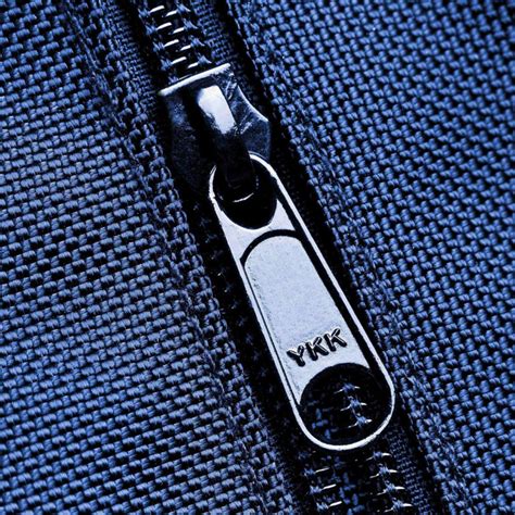 who makes ykk zippers.